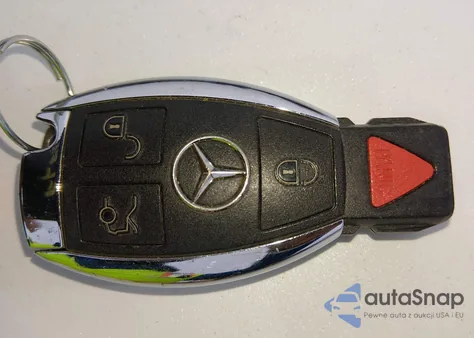 2016 Mercedes-Benz C 300 4Matic из США, поврежденный, VIN 55SWF4KB2GU114476